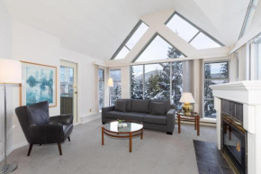 Woodrun Lodge 517 | Large Ski-In Ski-Out Condo by Upper Village w/ Mountain Views & Shared Hot Tub